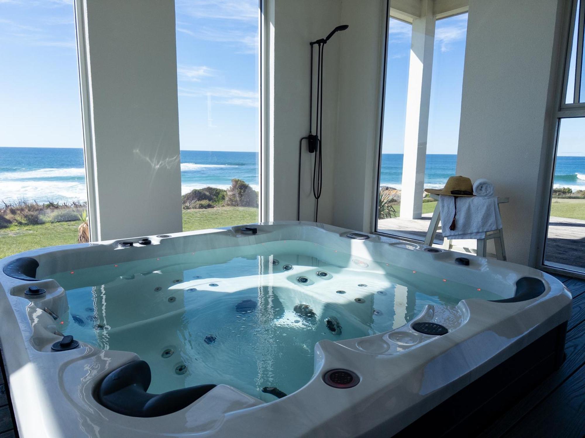 Saltwater - Absolute Oceanfront, Fire Pits, Some Villas With Hot Tubs And Sauna Falmouth Exteriör bild