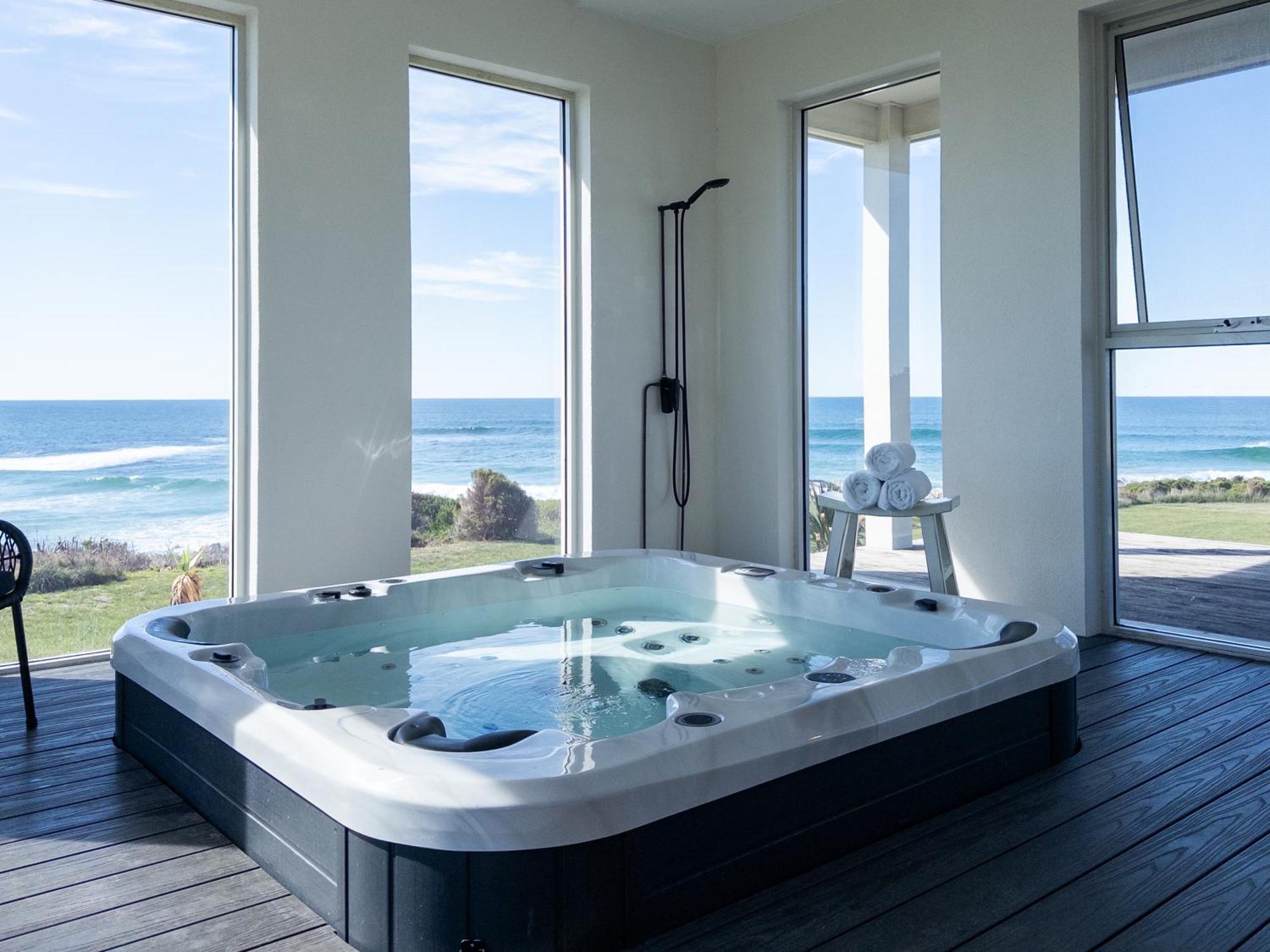 Saltwater - Absolute Oceanfront, Fire Pits, Some Villas With Hot Tubs And Sauna Falmouth Exteriör bild