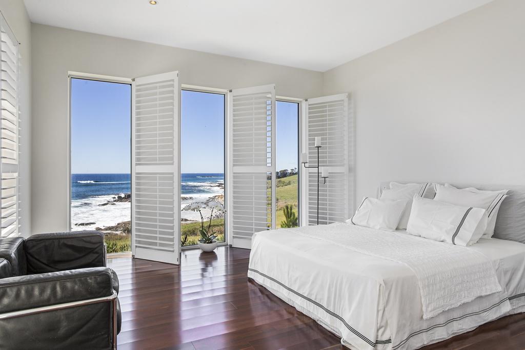 Saltwater - Absolute Oceanfront, Fire Pits, Some Villas With Hot Tubs And Sauna Falmouth Rum bild