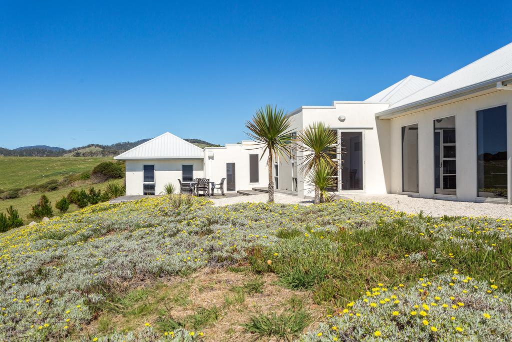 Saltwater - Absolute Oceanfront, Fire Pits, Some Villas With Hot Tubs And Sauna Falmouth Exteriör bild