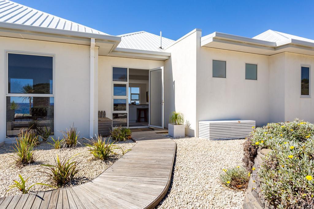 Saltwater - Absolute Oceanfront, Fire Pits, Some Villas With Hot Tubs And Sauna Falmouth Exteriör bild