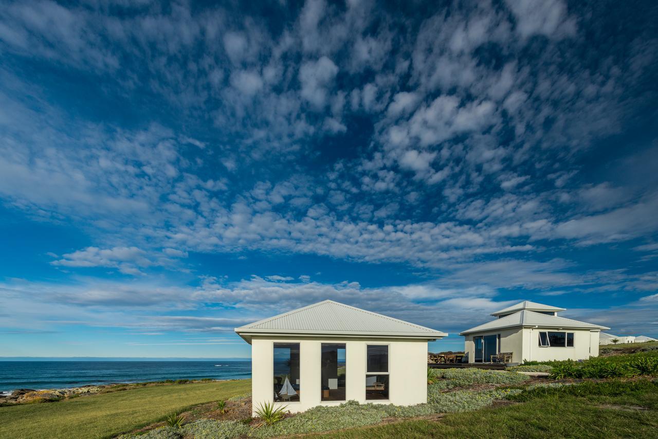 Saltwater - Absolute Oceanfront, Fire Pits, Some Villas With Hot Tubs And Sauna Falmouth Exteriör bild